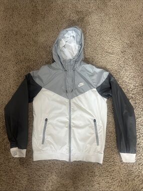 Nike Men's White, Light Gray & Black Colorblock Windbreaker